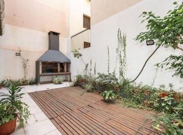 Casa · 300m² · 6 Ambientes · 3 Cocheras · Casa en Venta 6 Ambientes Barracas Patio y Parrila