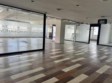 Oficina comercial · 438m² · 2 Cocheras · Oficina Corporativa Piso Alto en Pleno Centro