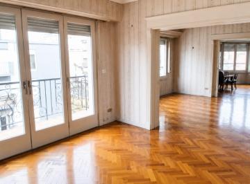 Departamento · 130m² · 4 Ambientes · 1 Cochera · Venta Semipiso 4 Amb + Dep. y Cochera - Centro
