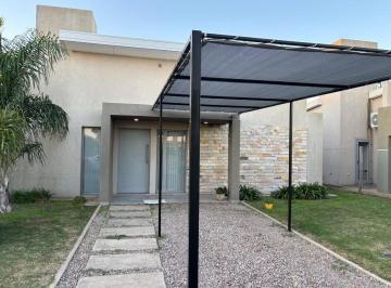 Casa · 74m² · 4 Ambientes · Venta / Casa en Ciudad Verde / Sunchales