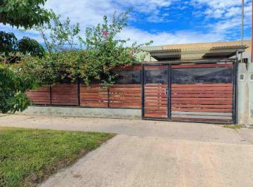 Casa · 54m² · 3 Ambientes · 1 Cochera · Venta / Casa/ Barrio Mora