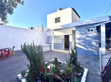Casa · 91m² · 6 Ambientes · 2 Cocheras · Oportunidad 2 Propiedades - Buena Ubicacion