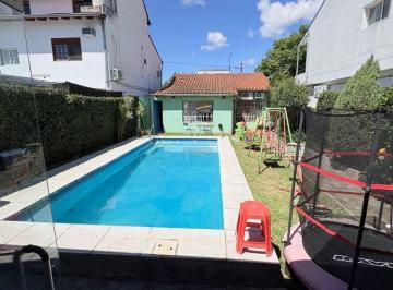 Casa · 112m² · 3 Ambientes · Casa en Venta en Munro - Pileta y Quincho