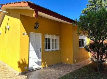 Casa · 85m² · 3 Ambientes · 1 Cochera · Casa en Lote Propio Venta Mar del Tuyu