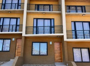 Casa · 121m² · 4 Ambientes · 1 Cochera · Casa Triplex en Venta Barrio Nayades 4 Ambientes