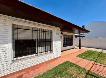 Casa · 69m² · 3 Ambientes · Casa en Venta Centro de Escobar 3 Ambientes