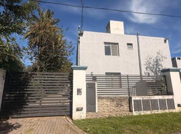 Casa · 147m² · 4 Ambientes · 1 Cochera · Venta Duplex 3 Dorm. San Alfonso Villa Allende Cba