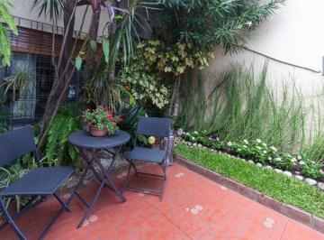Casa · 115m² · 6 Ambientes · Venta Casa con Depto Patio Terraza y Parrilla