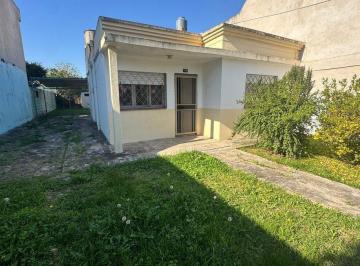 Casa · 109m² · 3 Ambientes · 3 Cocheras · Venta Casa Berazategui 3 Amb Apta Credito