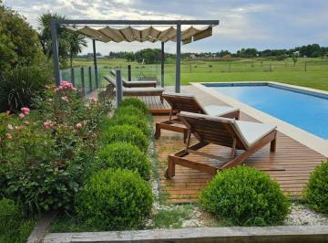 Casa · 243m² · 5 Ambientes · 2 Cocheras · Casa Venta Club de Campo El Nacional Vista Golf