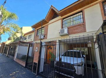 Casa · 90m² · 4 Ambientes · 1 Cochera · Duplex 4 Amb. en Venta Olivos Parrilla y Cochera