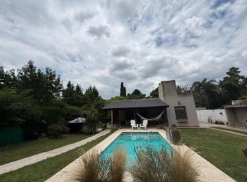 Casa · 154m² · 4 Ambientes · 1 Cochera · Casa. Benavidez Centro. Zona Quintas,4 Ambientes