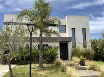 Casa · 199m² · 5 Ambientes · 2 Cocheras · Venta Casa 5 Amb San Gabriel a La Laguna