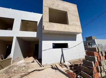 Casa · 110m² · 4 Ambientes · 1 Cochera · Ventaduplex 3 Dorm. Docta
