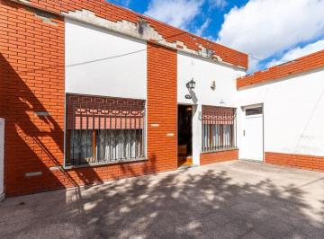 Casa · 97m² · 4 Ambientes · 2 Cocheras · Casa en Venta Berisso 3 Dorm. Lote 10 X 50