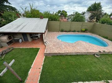 Casa · 270m² · 5 Ambientes · 1 Cochera · Venta Quinta 5 Amb Grand Bourg con Pileta y Parque