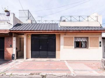 Casa · 79m² · 3 Ambientes · 1 Cochera · Casa 3 Ambientes con Cochera, Patio y Terraza