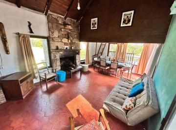Casa · 180m² · 4 Ambientes · 2 Cocheras · Vendo o Permuto Casa en Villa Serrana