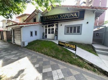 Casa · 120m² · 3 Ambientes · 1 Cochera · Casa con Parque y Pileta Pleno Centro Monte Grande