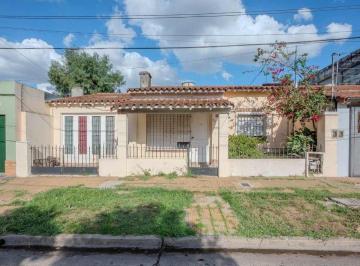 Casa · 120m² · 3 Ambientes · 1 Cochera · Venta Casa 3/amb Cochera/patio + Dpto 1 Amb Z/suarez