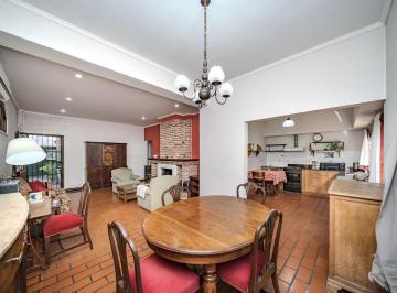Casa · 119m² · 4 Ambientes · 1 Cochera · Venta Casa 4 Ambientes Cochera Patio Apto Credito