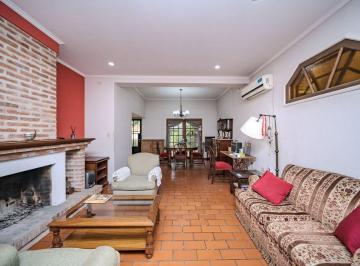 Casa · 119m² · 4 Ambientes · 1 Cochera · Venta Casa 4 Ambientes Cochera Patio Apto Credito