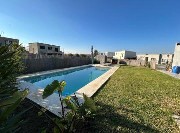Casa · 110m² · 4 Ambientes · 2 Cocheras · Casa Venta 4amb Santa Elena Pilar del Este Pilar