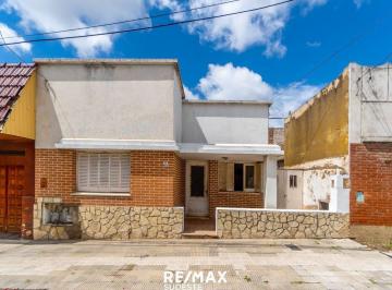 Casa · 161m² · 7 Ambientes · Venta 3 Casas en Bloque
