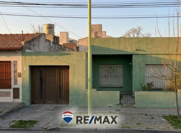 Casa · 140m² · 4 Ambientes · Venta Casa a Reciclar Mas Departamento Interno