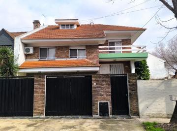 Casa · 322m² · 10 Ambientes · 6 Cocheras · Casa en La Horqueta
