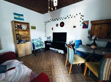 Casa · 130m² · 5 Ambientes · 1 Cochera · Venta Casa Multifliar a Refaccionar V. de Mayo