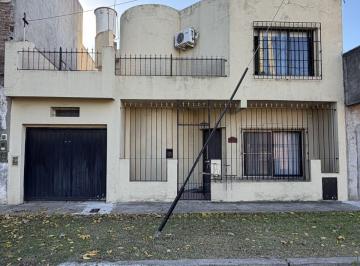 PH · 95m² · 4 Ambientes · 1 Cochera · PH Tipo Casa 4 Ambientes, Sin Expensas, El Palomar