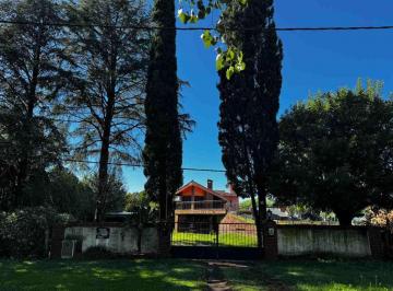 Casa · 188m² · 8 Ambientes · Casa en Venta en Pergamino con Pileta