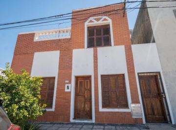 Casa · 103m² · 3 Ambientes · Casa en Pasaje Echeverria 6681