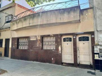 Casa · 190m² · 4 Ambientes · Venta Casa en Block 3 PH - Nueva Pompeya
