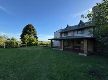 Casa · 142m² · 6 Ambientes · 2 Cocheras · Se Vende Casa Quinta Sobre El Rio