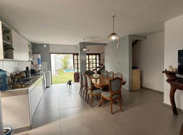 Casa · 141m² · 3 Ambientes · 2 Cocheras · Duplex 2 Dorm C/ Pileta - Arguello