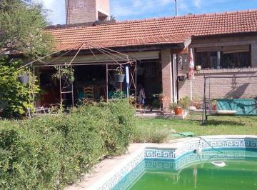 Casa · 135m² · 5 Ambientes · 2 Cocheras · Venta Casa V. Allende 3dor - Lomas Sur