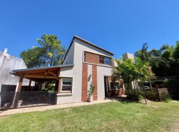 Casa · 160m² · 5 Ambientes · 2 Cocheras · Venta de Casa en Corrientes Capital