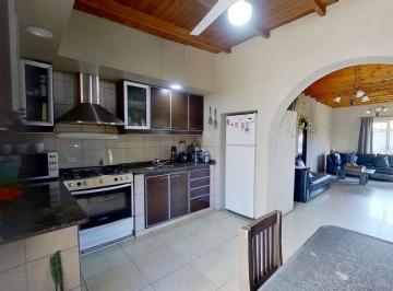 Casa · 150m² · 3 Ambientes · 1 Cochera · Casa 3 Amb Temperley Cochera Pileta Apto Credito