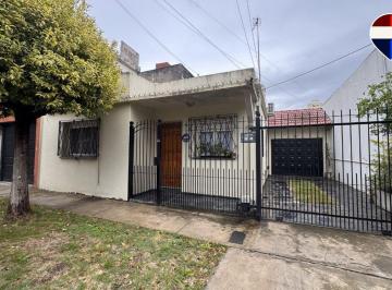Casa · 116m² · 3 Ambientes · 2 Cocheras · Venta Casa 3 Ambientes con Jardin Cochera Doble