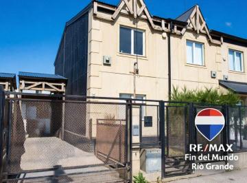 Casa · 118m² · 5 Ambientes · 1 Cochera · Duplex en Venta - 2 Dorm. B° Chacra 13