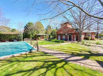 Casa · 200m² · 5 Ambientes · 3 Cocheras · Venta Casa 5 Amb Barrio Parque La Verdad Gran Lote