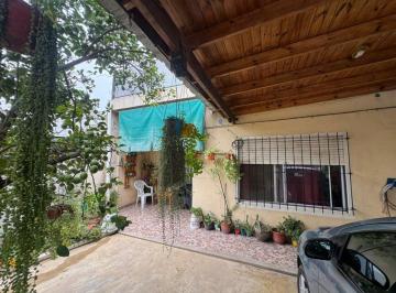 Casa · 140m² · 4 Ambientes · 2 Cocheras · Venta Casa 4 Amb con Depto Al Fondo y Quincho Jcp