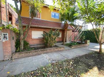 Casa · 251m² · 3 Ambientes · 1 Cochera · Venta Casa Ideal Inversor - Hurlingham