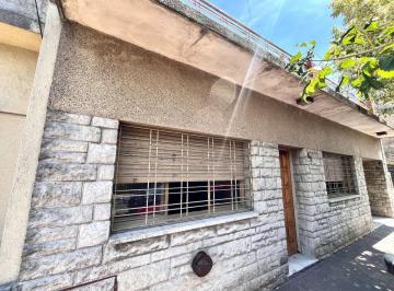 Casa · 100m² · 3 Ambientes · 1 Cochera · Venta Casa 5 Amb Multifamiliar en 2 Plantas Ramos