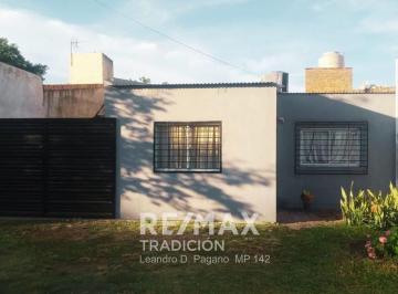 Casa · 38m² · 3 Ambientes · 1 Cochera · Casa 4 Amb. en Venta en Centro de Fontana