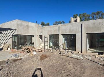 Casa · 135m² · 6 Ambientes · 2 Cocheras · Venta Casa en B° Privado Las Acacias, Mendoza