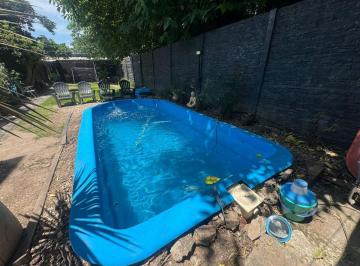 Casa · 70m² · 3 Ambientes · 1 Cochera · Casaen Venta 3 Ambientes Ezeiza Centro con Pileta