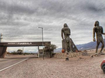 Terreno · 10000m² · Se Vende Lote 10.000 m² en El Ingreso de Fiambalá